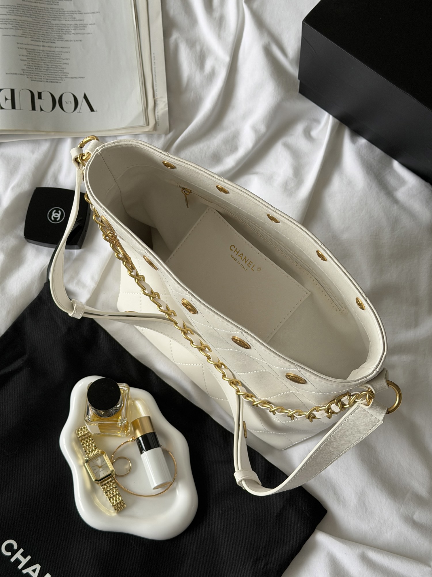 Chanel Small CC Quilted Shopping Bag Milk/Gold - 9