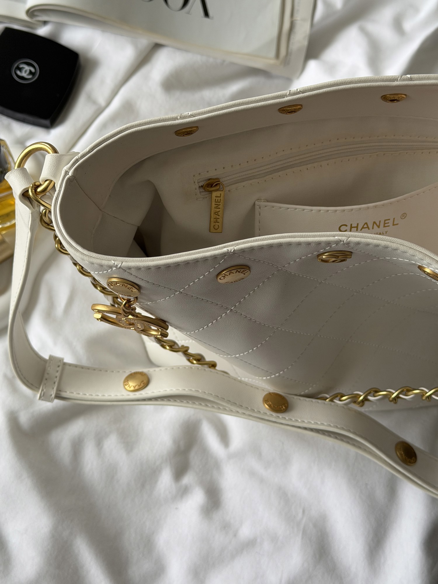 Chanel Small CC Quilted Shopping Bag Milk/Gold - 15