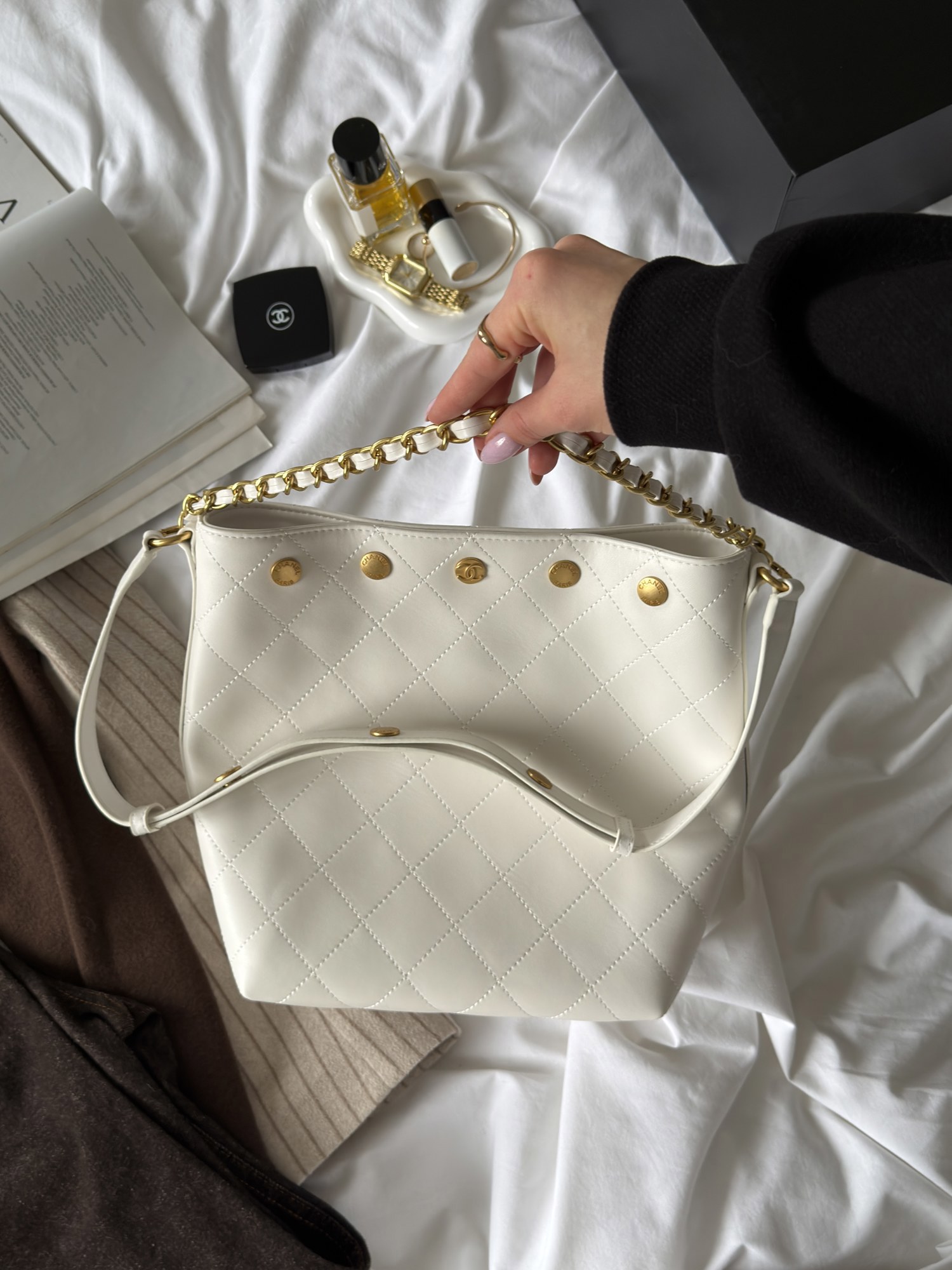 Chanel Small CC Quilted Shopping Bag Milk/Gold - 2