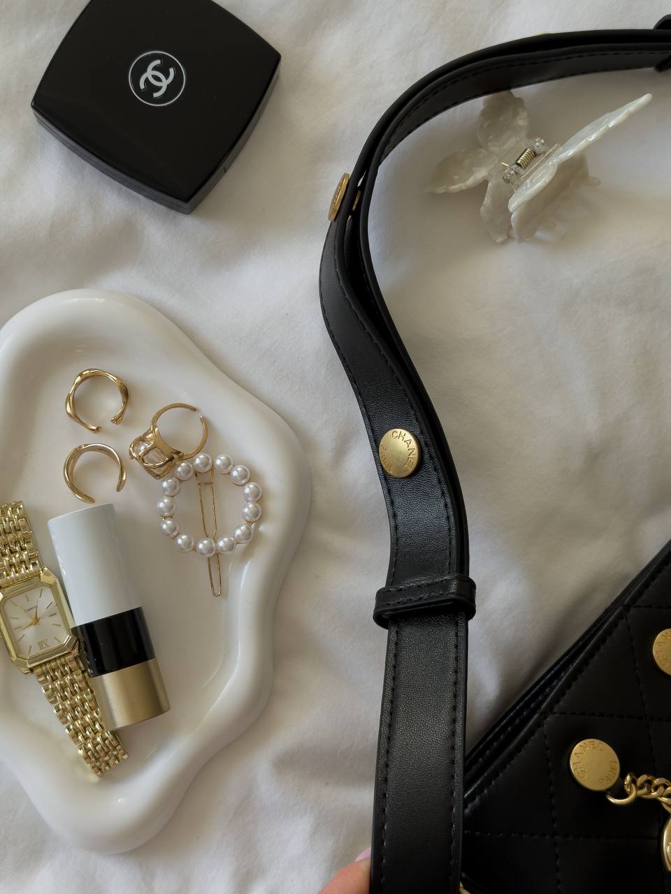 Chanel Small CC Quilted Shopping Bag Milk/Gold - 12