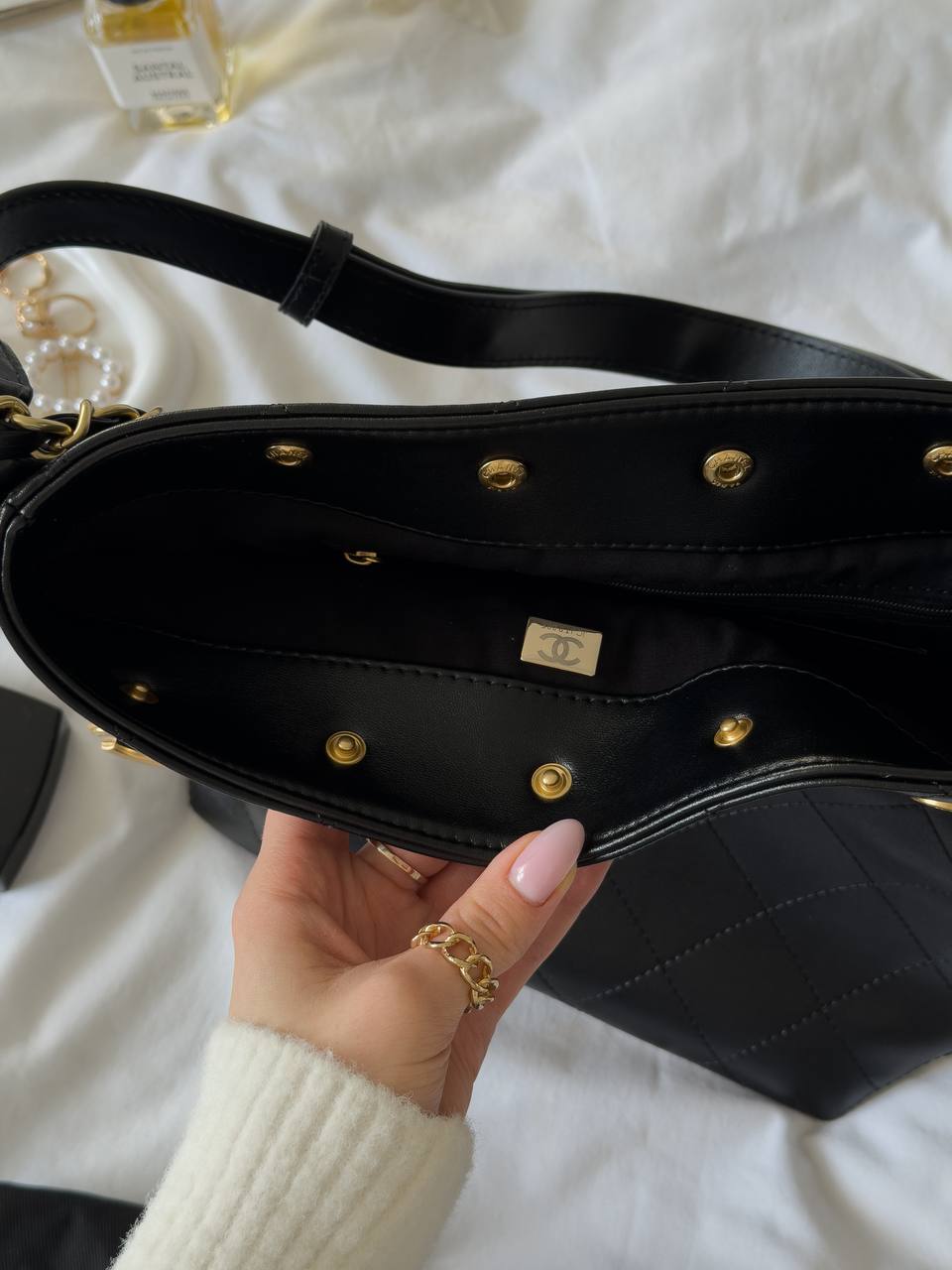 Chanel Small CC Quilted Shopping Bag Milk/Gold - 14