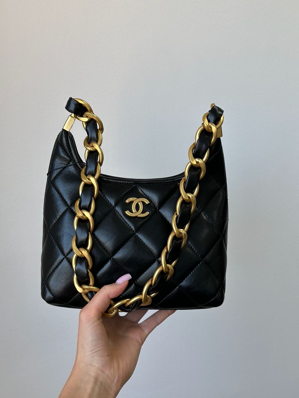 Chanel Small Hobo Bag Shiny Lambskin &amp; Gold-Tone Metal, Black - 3