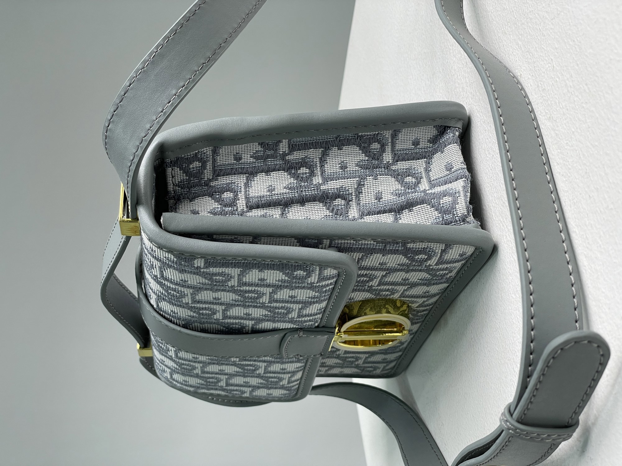 Christian Dior 30 Montaigne Chain Bag Grey Dior Oblique Jacquar - 8