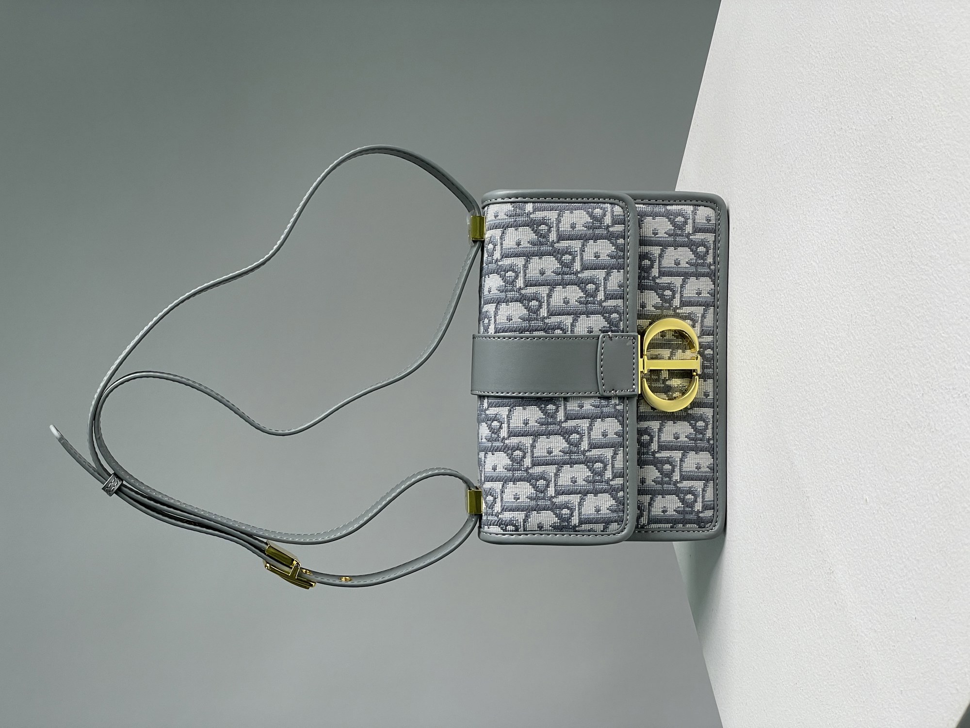 Christian Dior 30 Montaigne Chain Bag Grey Dior Oblique Jacquar - 4