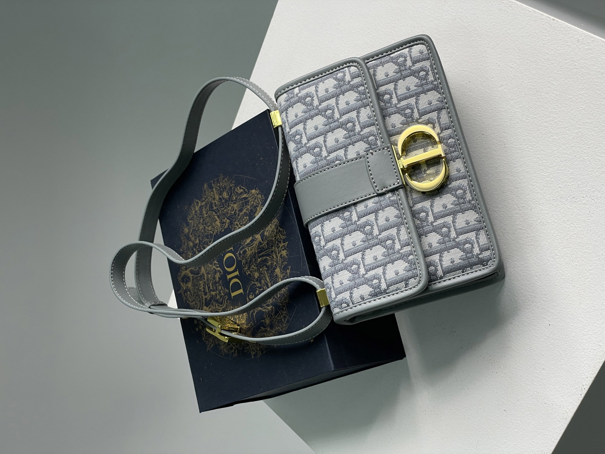 Christian Dior 30 Montaigne Chain Bag Grey Dior Oblique Jacquar - 3