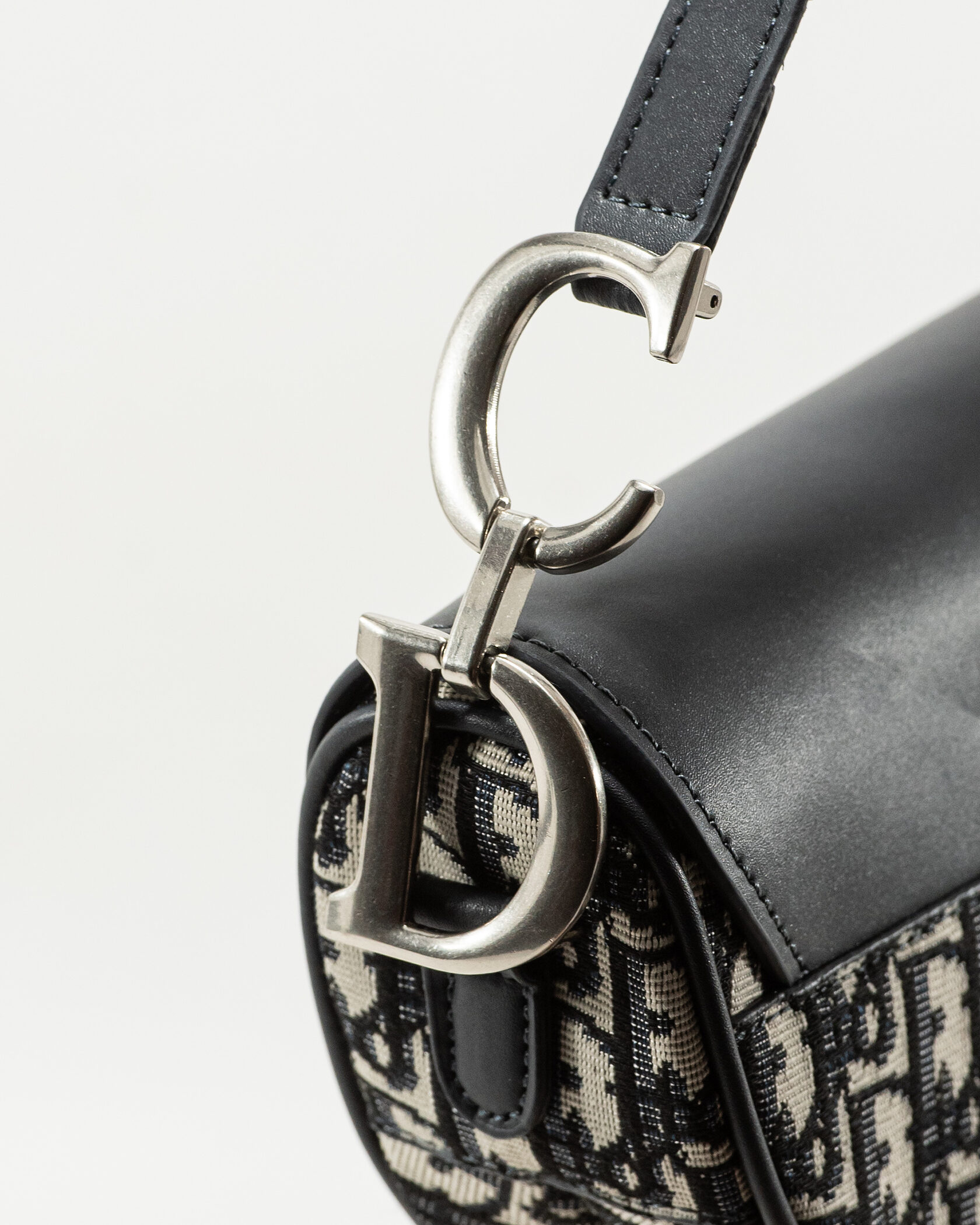 Christian Dior Saddle bag in black Dior Oblique jacquard and calfskin - 10