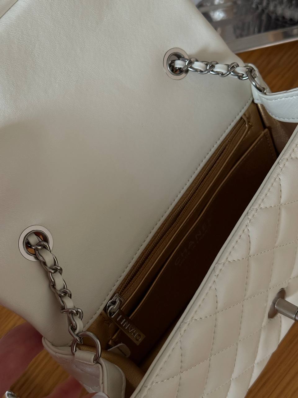 Classic 1.55 Small Single Flap in Milk/Silver - 11