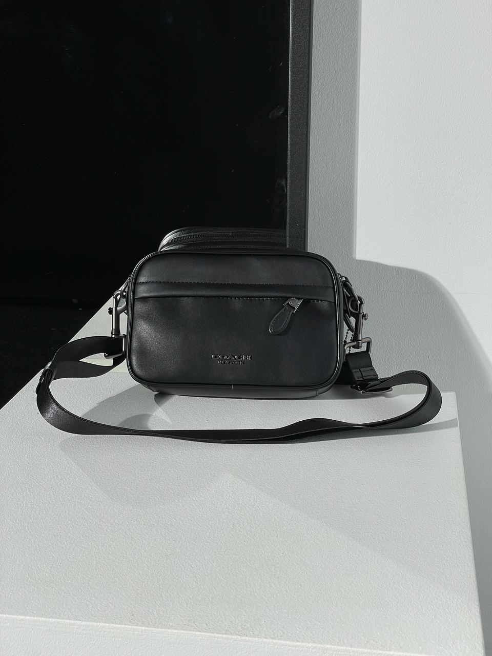 Coach Academy Crossbody Signature Canvas Total Black - 4