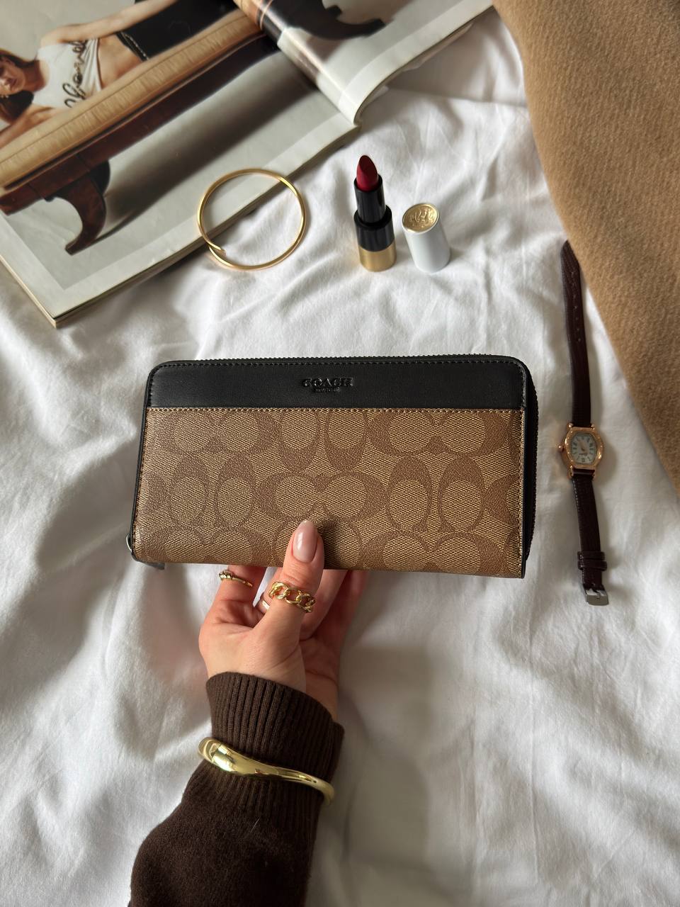 Coach Accordion Wallet In Signature Beige - 4