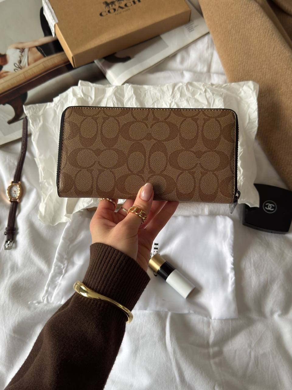 Coach Accordion Wallet In Signature Beige - 6