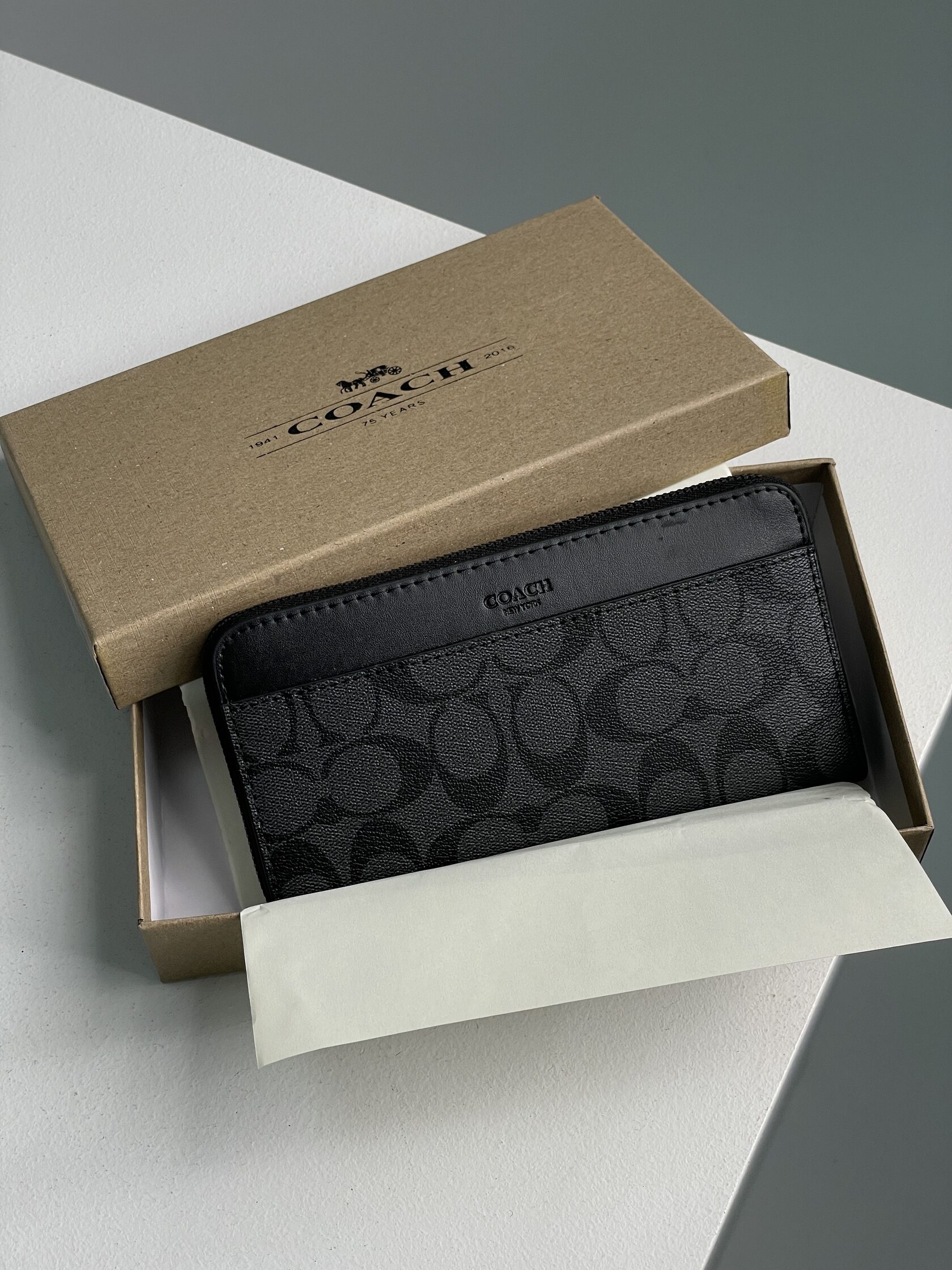 Coach Accordion Wallet In Signature Canvas Grey - 2