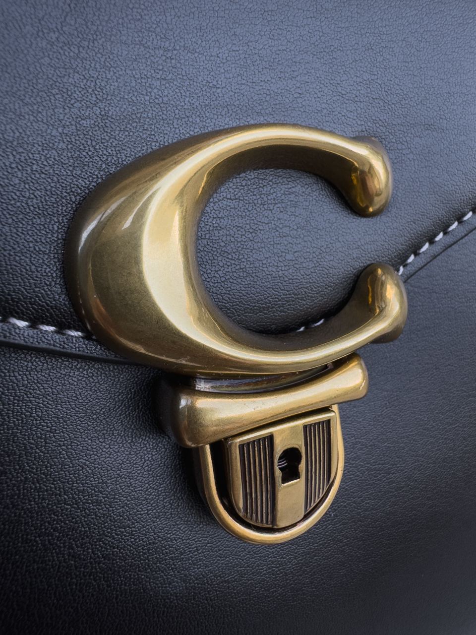 Coach Bandit Top Handle Bag 20 in Smooth Leather - 18