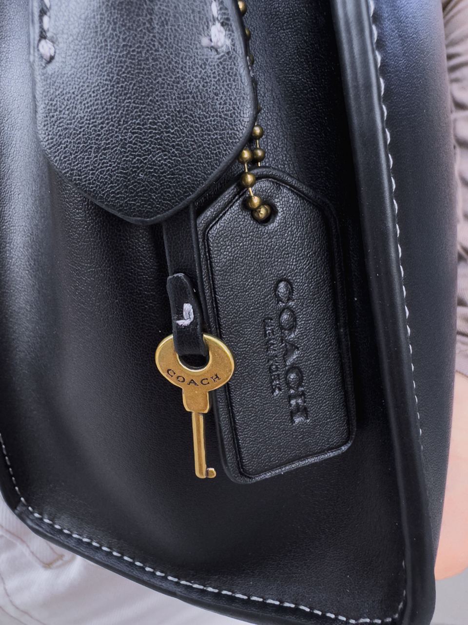 Coach Bandit Top Handle Bag 20 in Smooth Leather - 22