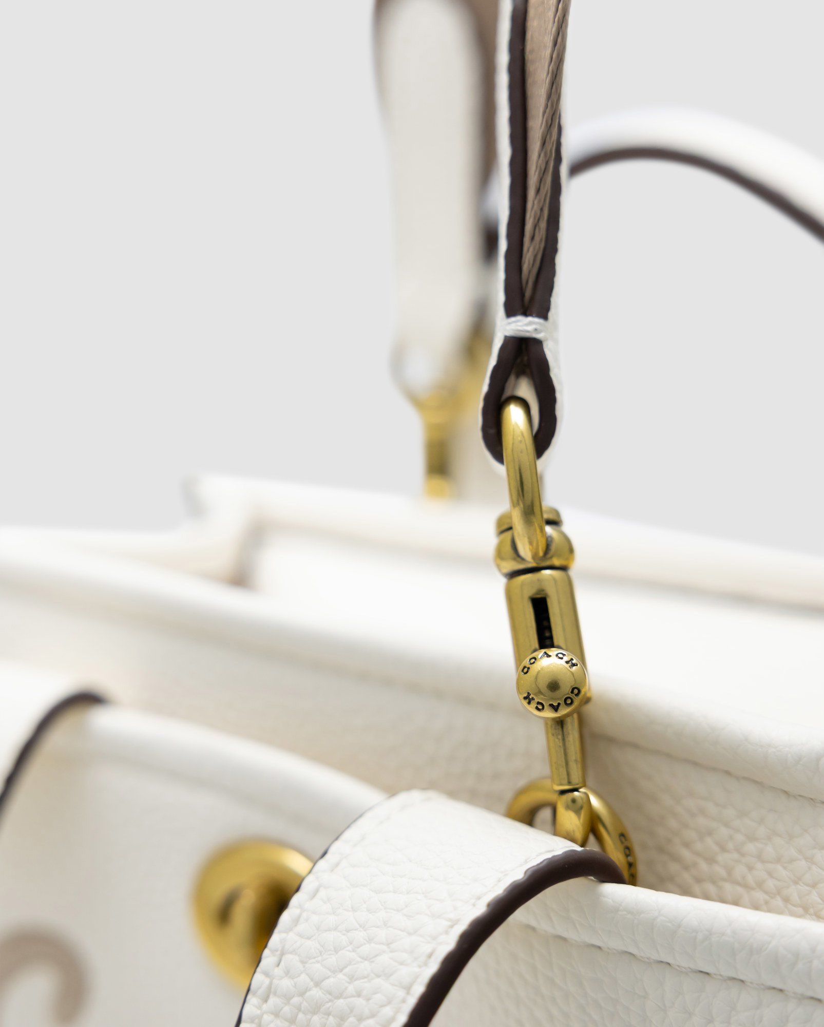 Coach Cargo Tote Bag 20 White - 5