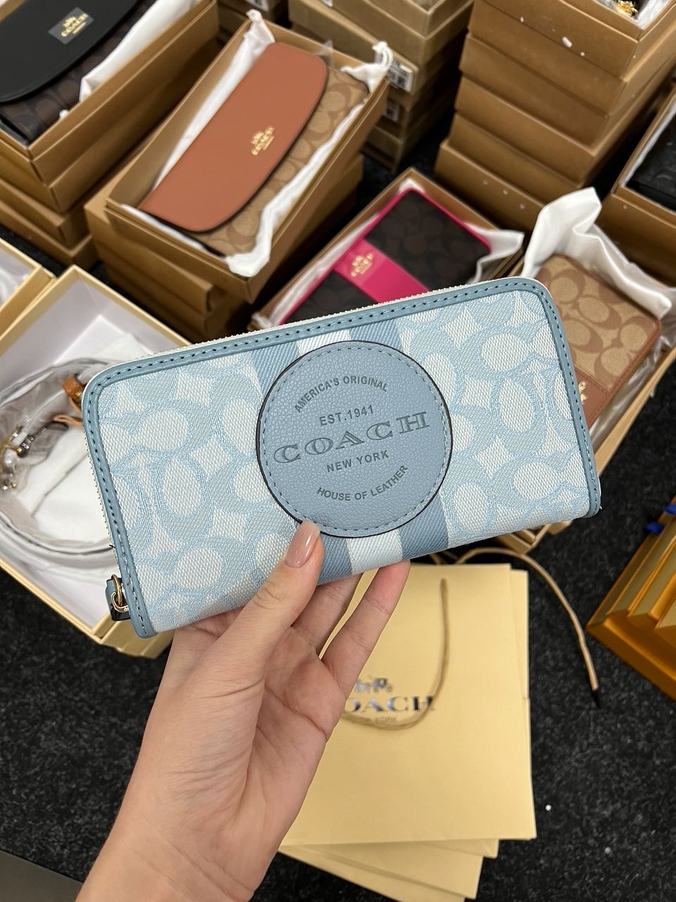 Coach Dempsey Large Wallet In Signature Jacquard Blue - 7