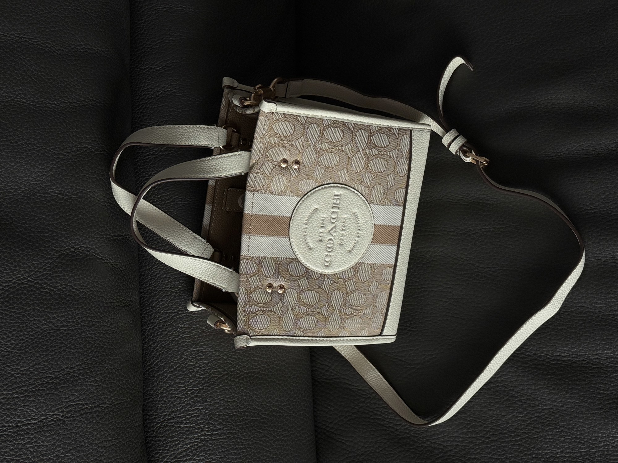Coach Dempsey Tote in Signature Jacquard with Stripe [крафтова к - 2