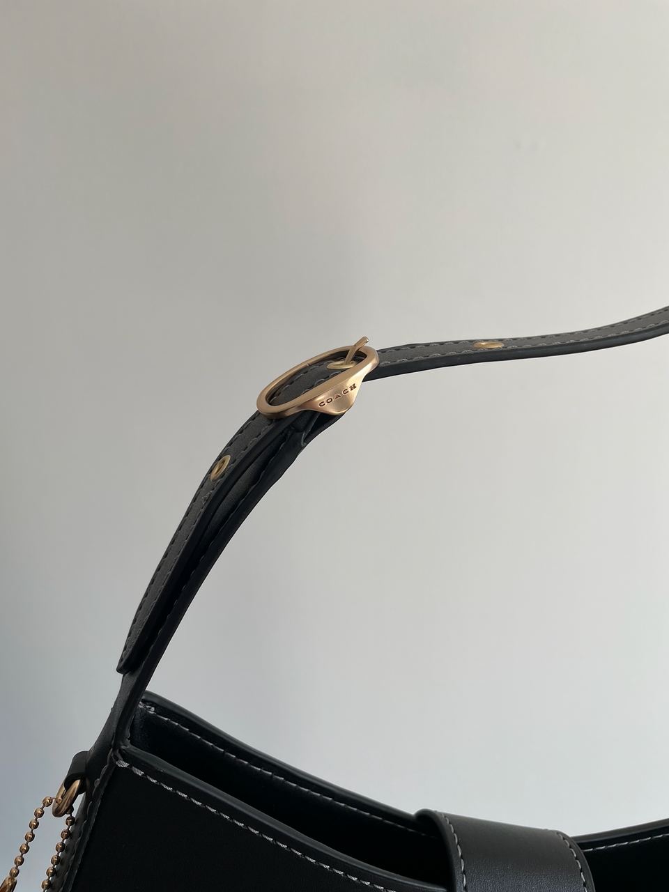 Coach Eliza Shoulder Bag In Black - 24