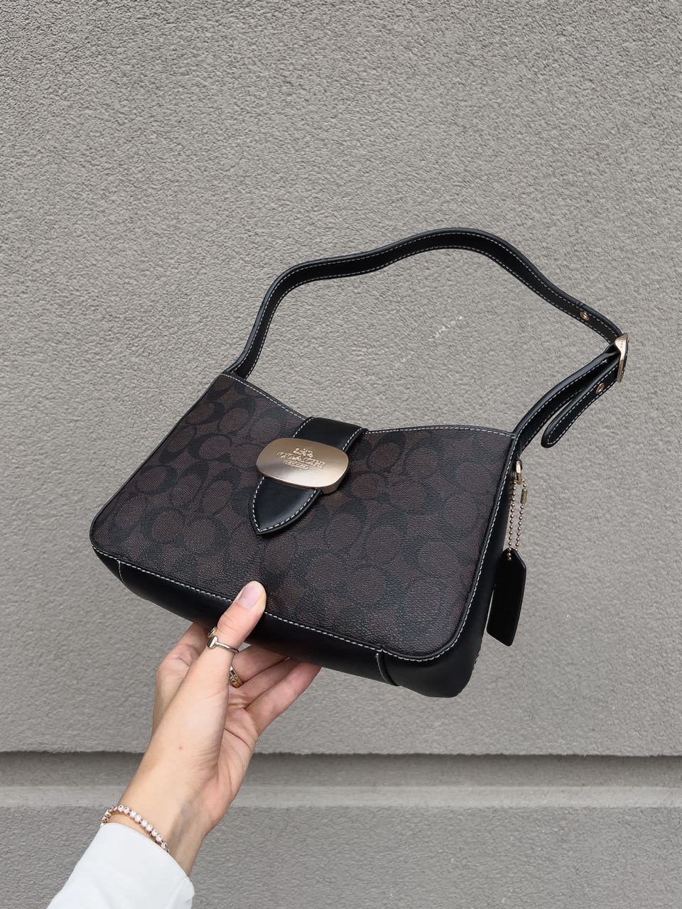 Coach Eliza Shoulder Bag In Signature Canvas - 13