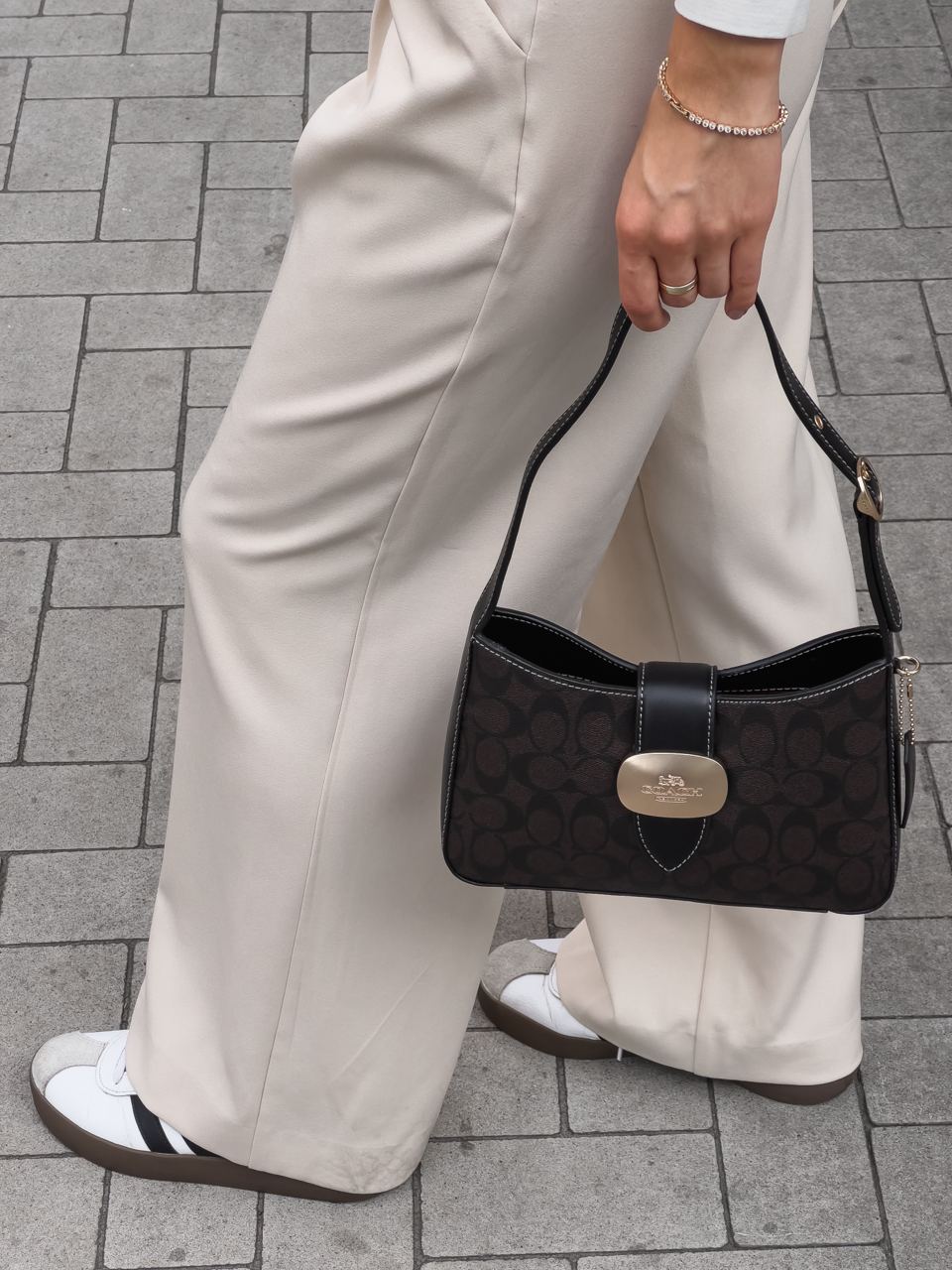 Coach Eliza Shoulder Bag In Signature Canvas - 8