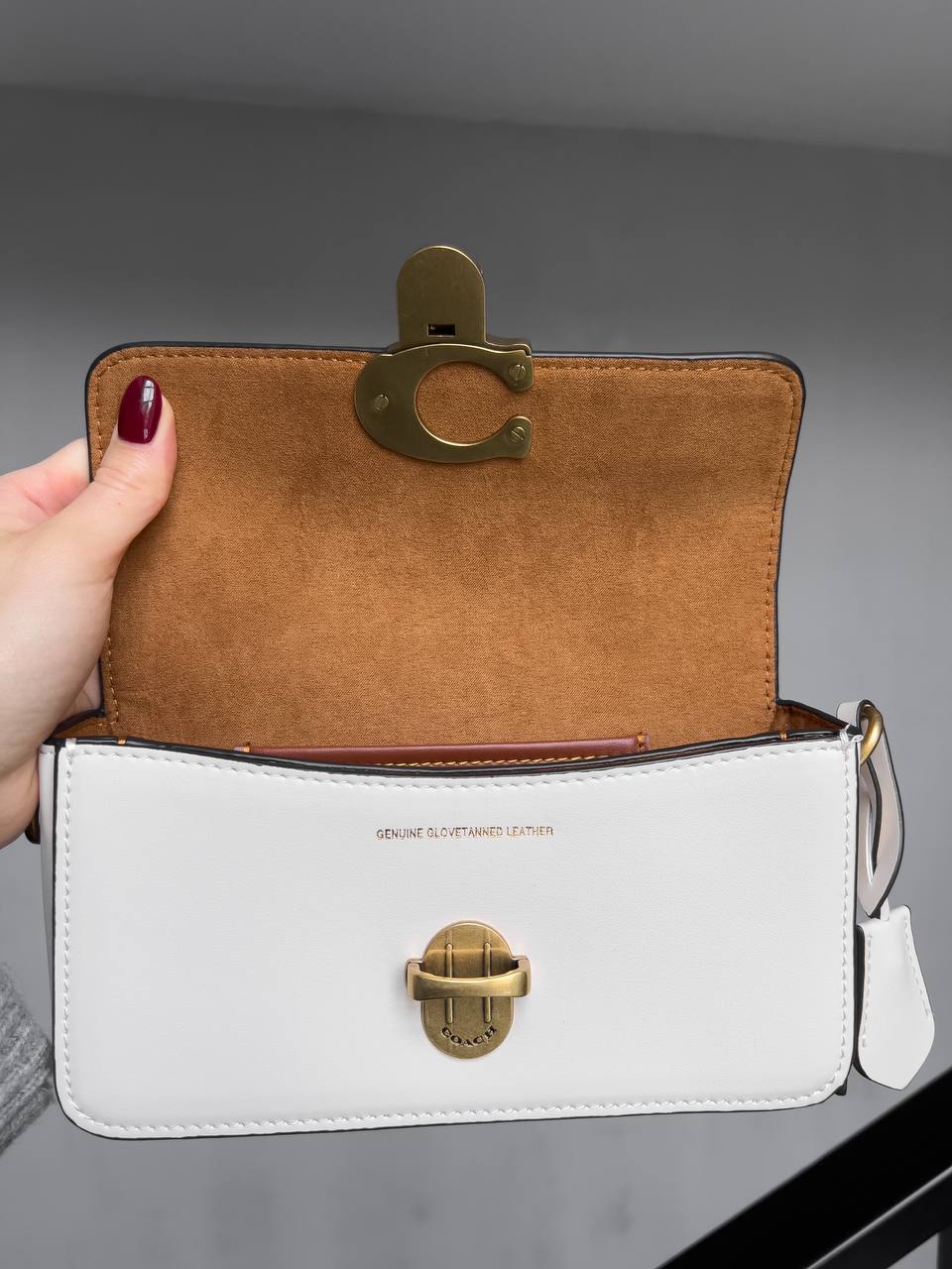 Coach Glovetanned Leather Studio Baguette Bag Chalk - 14