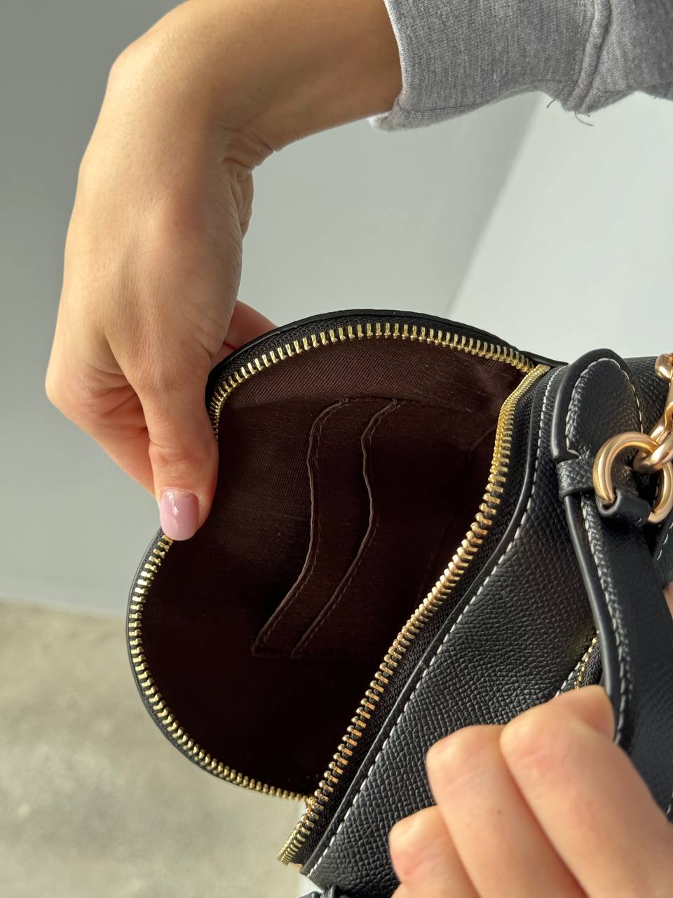 Coach Heart Women's Crossbody Bag Black - 6