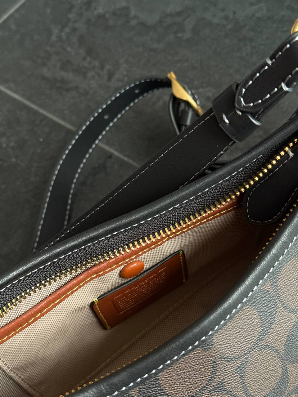 Coach Juliet Shoulder Bag Signature Canvas Brown - 13