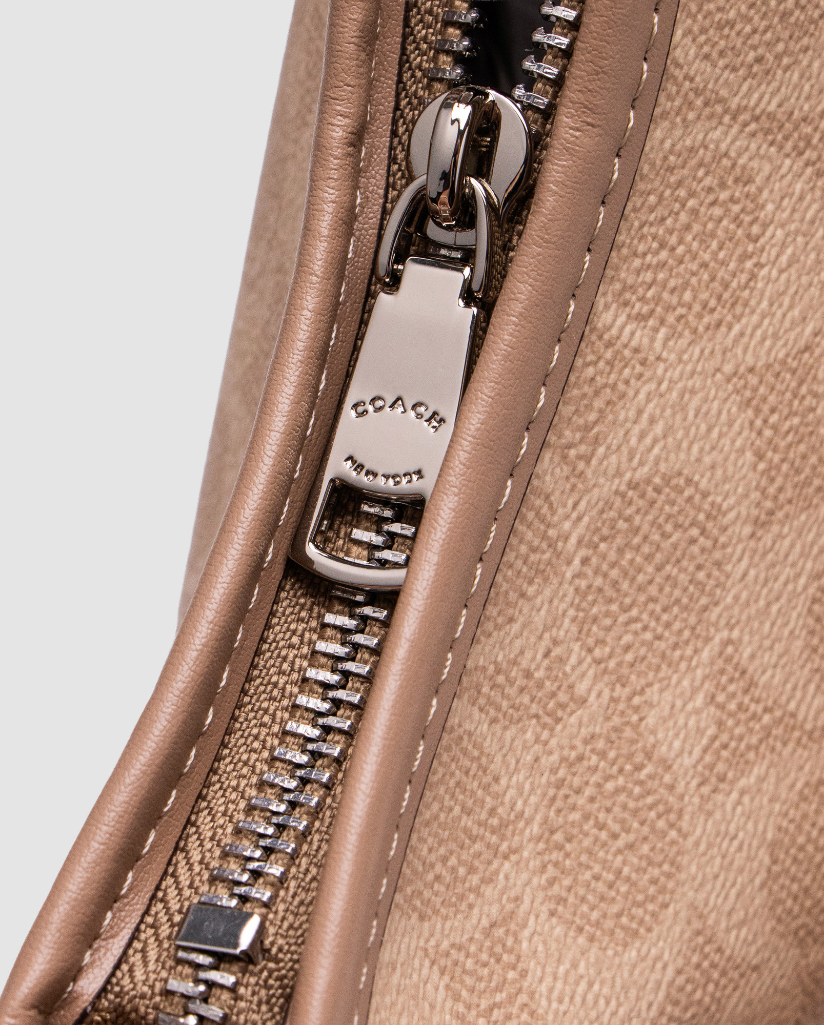 Coach Laurel Small Shoulder Bag In Signature Canvas - 4