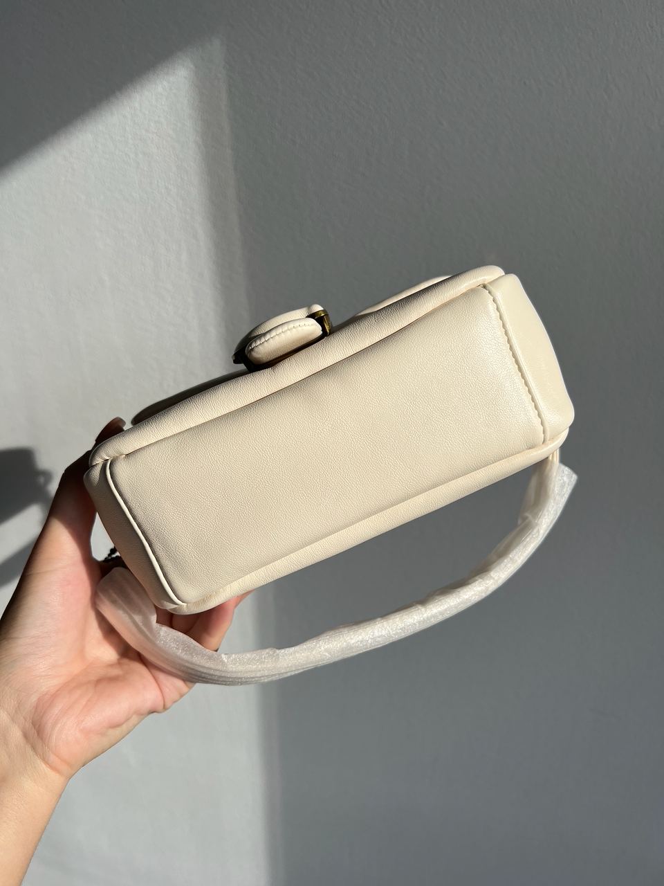 Coach Leather Covered C Closure Puffy Tabby Shoulder Bag Cream - 24