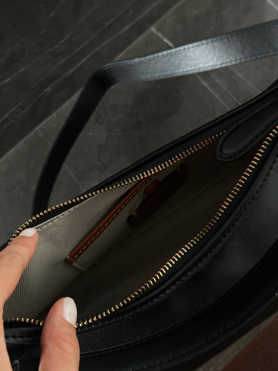 Coach May Shoulder Bag In Leather Black/Gold - 9