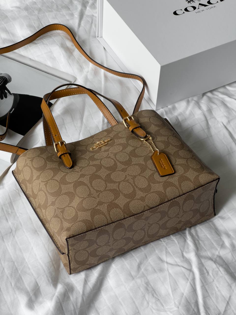 Coach Mini Lily Carryall in Signature Canvas - 8