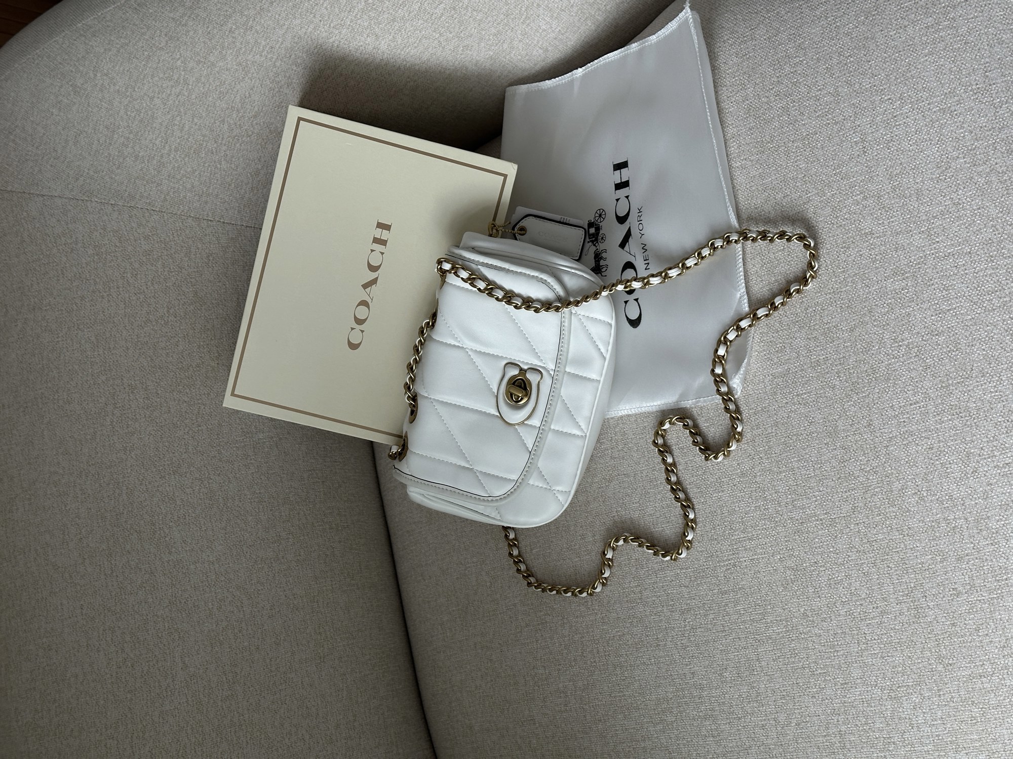 Coach Quilted Pillow Madison Shoulder Bag White - 6