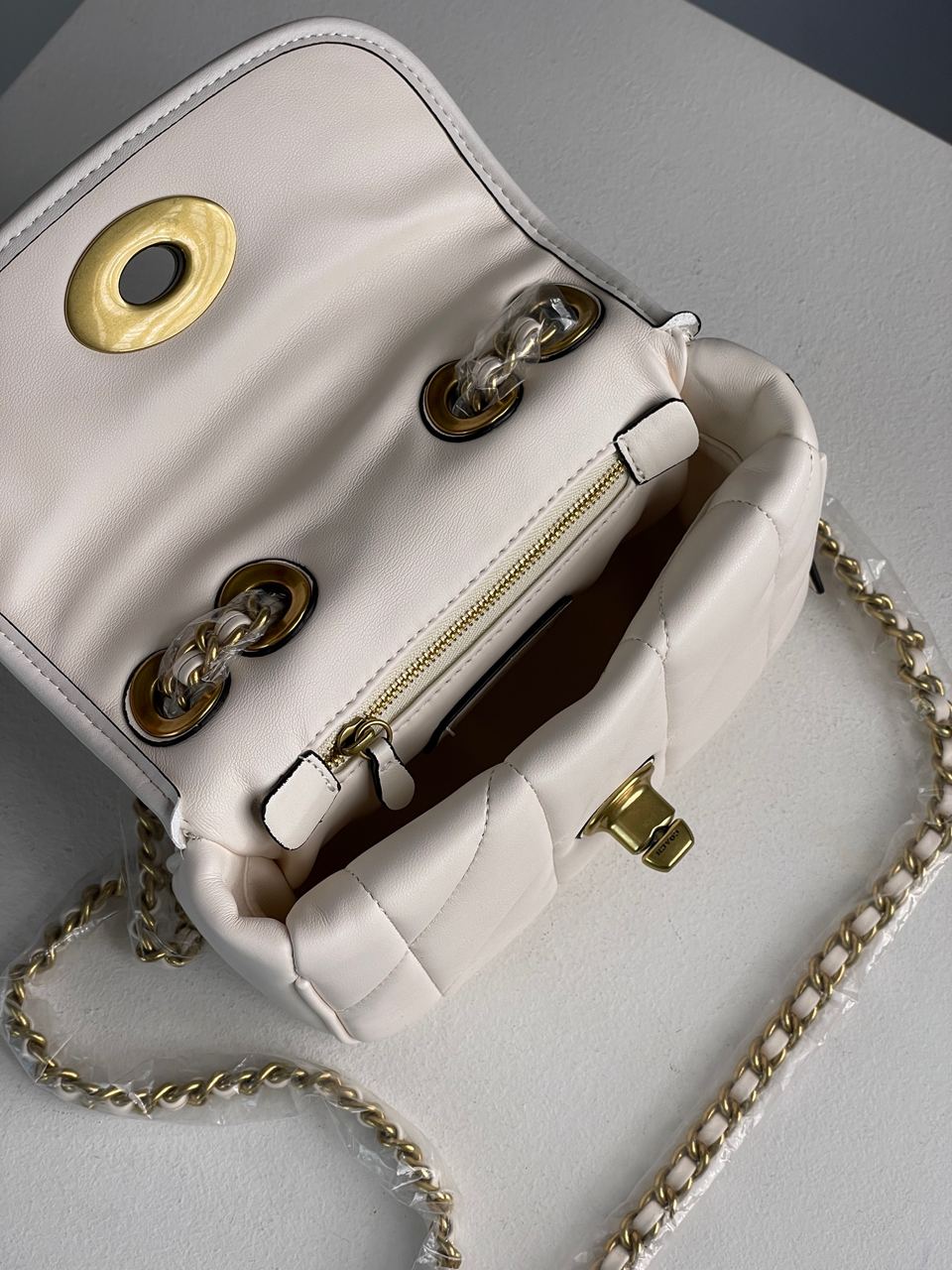 Coach Quilted Pillow Madison Shoulder Bag White - 27