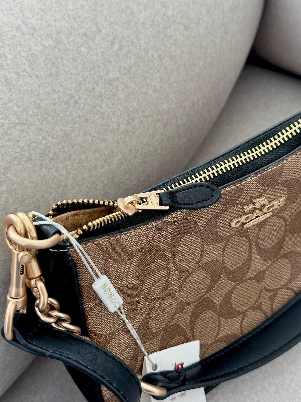 Coach Swinger 20 In Signature Canvas Black/Gold - 6