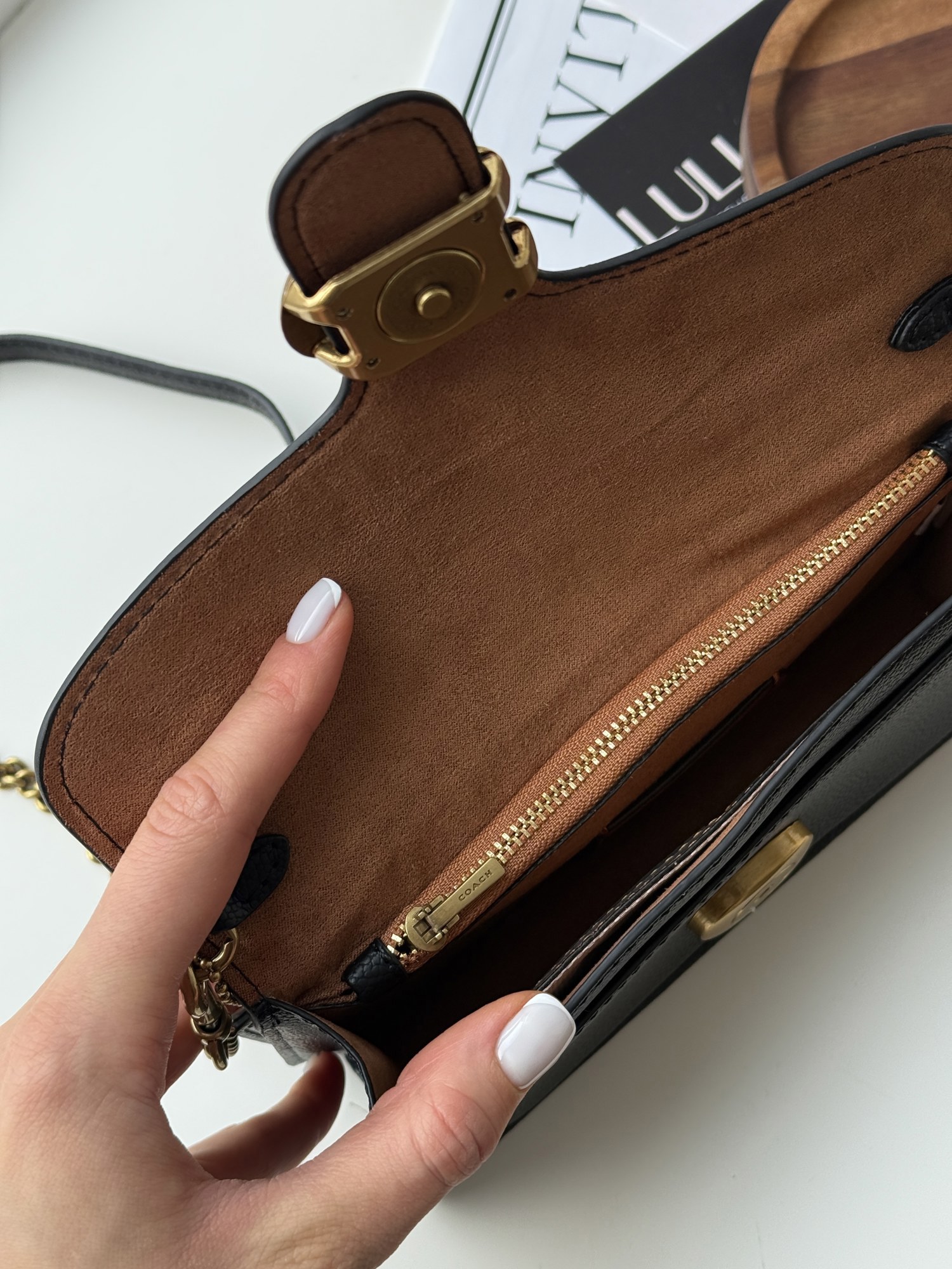 Coach Tabby Shoulder Bag 20 Black/Gold [крафтова коробка] - 13
