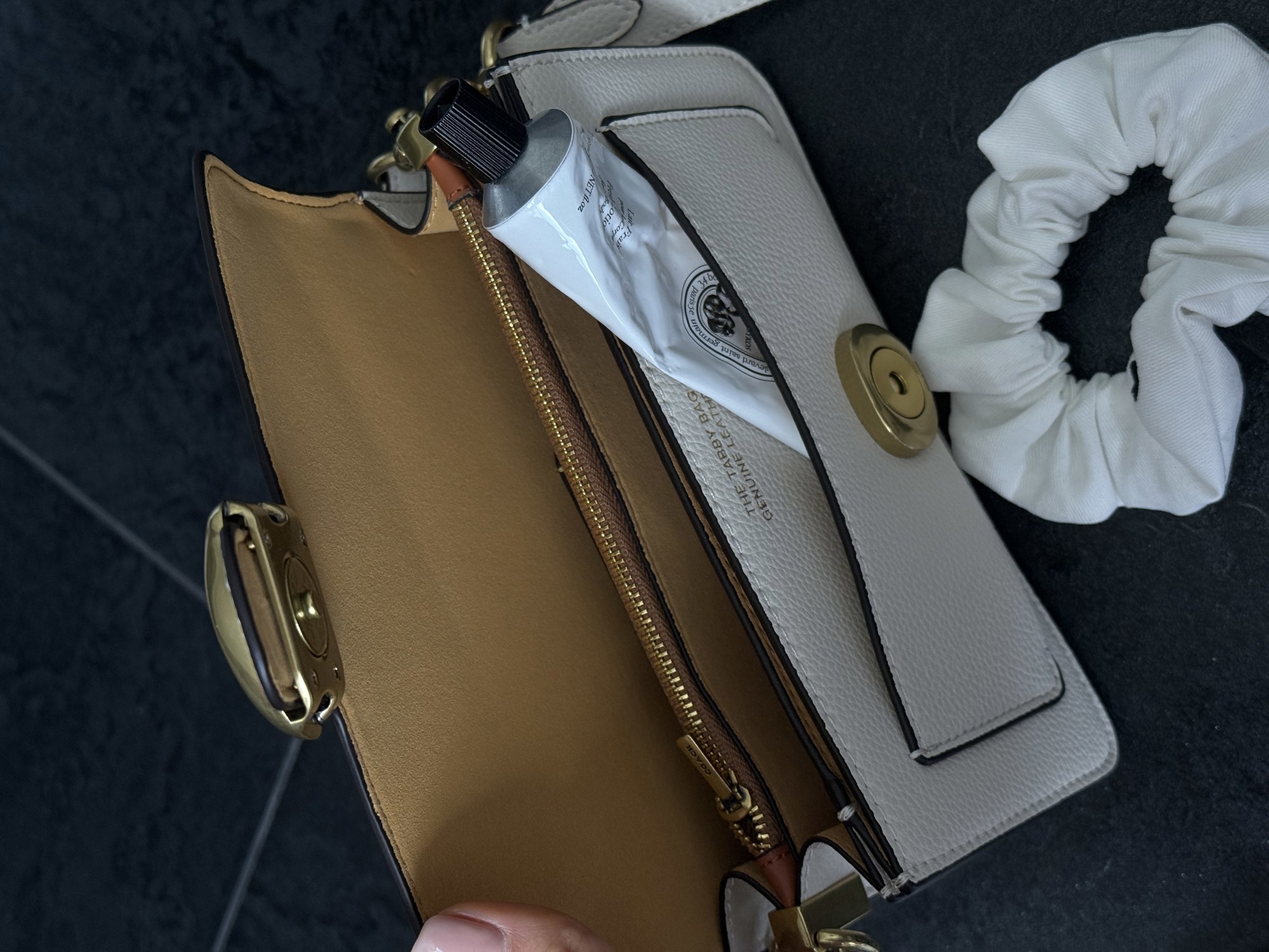 Coach Tabby Shoulder Bag 20 Brass/Chalk [крафтова коробка] - 6