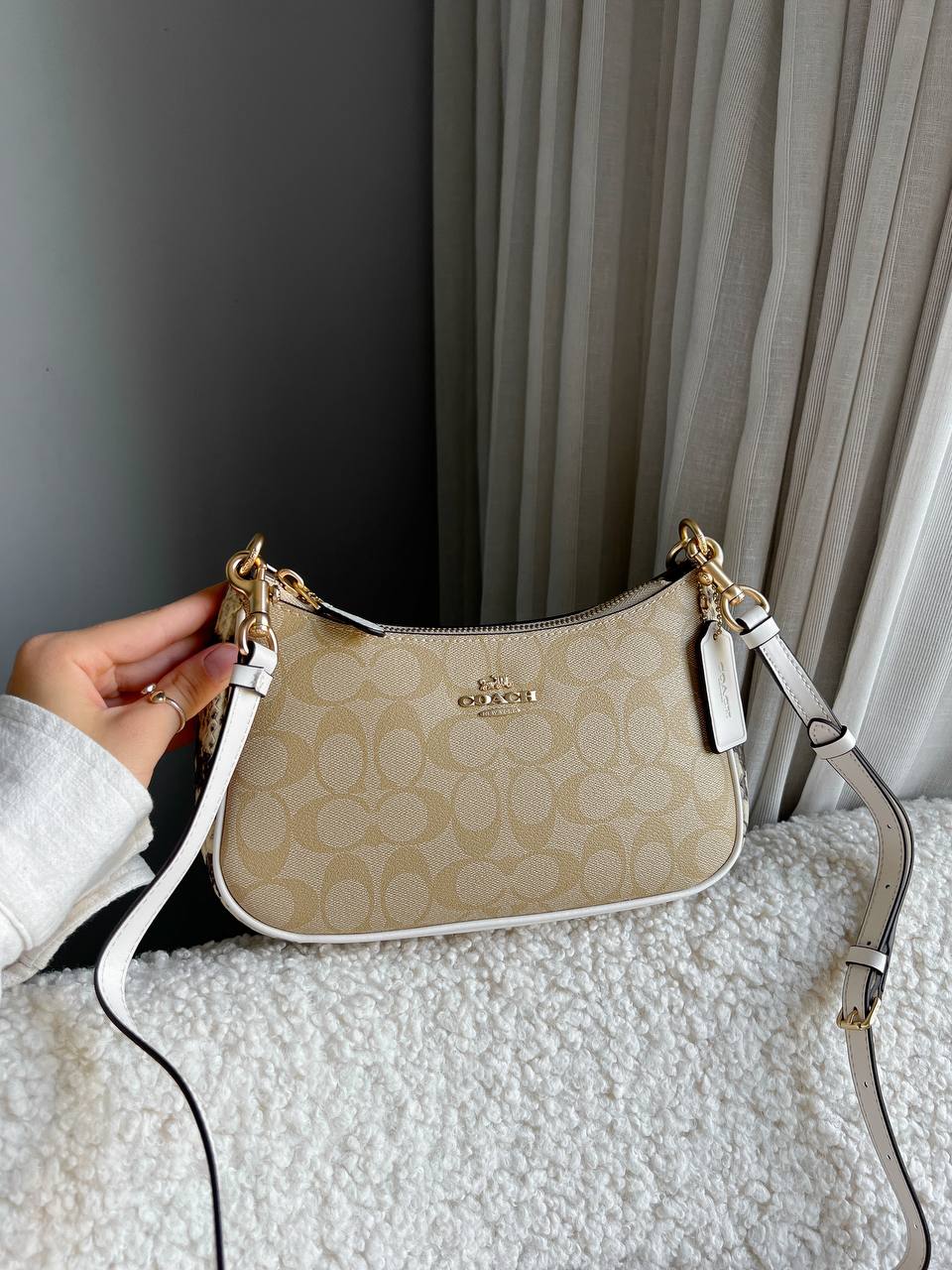 Coach Teri Caramel Shoulder Bag In Signature Canvas - 4