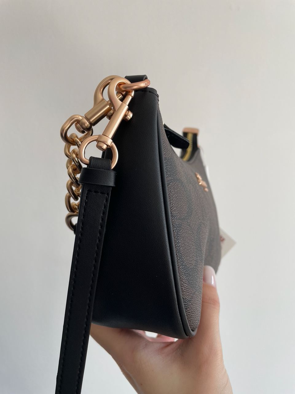 Coach Teri Shoulder Bag In Signature Canvas - 16