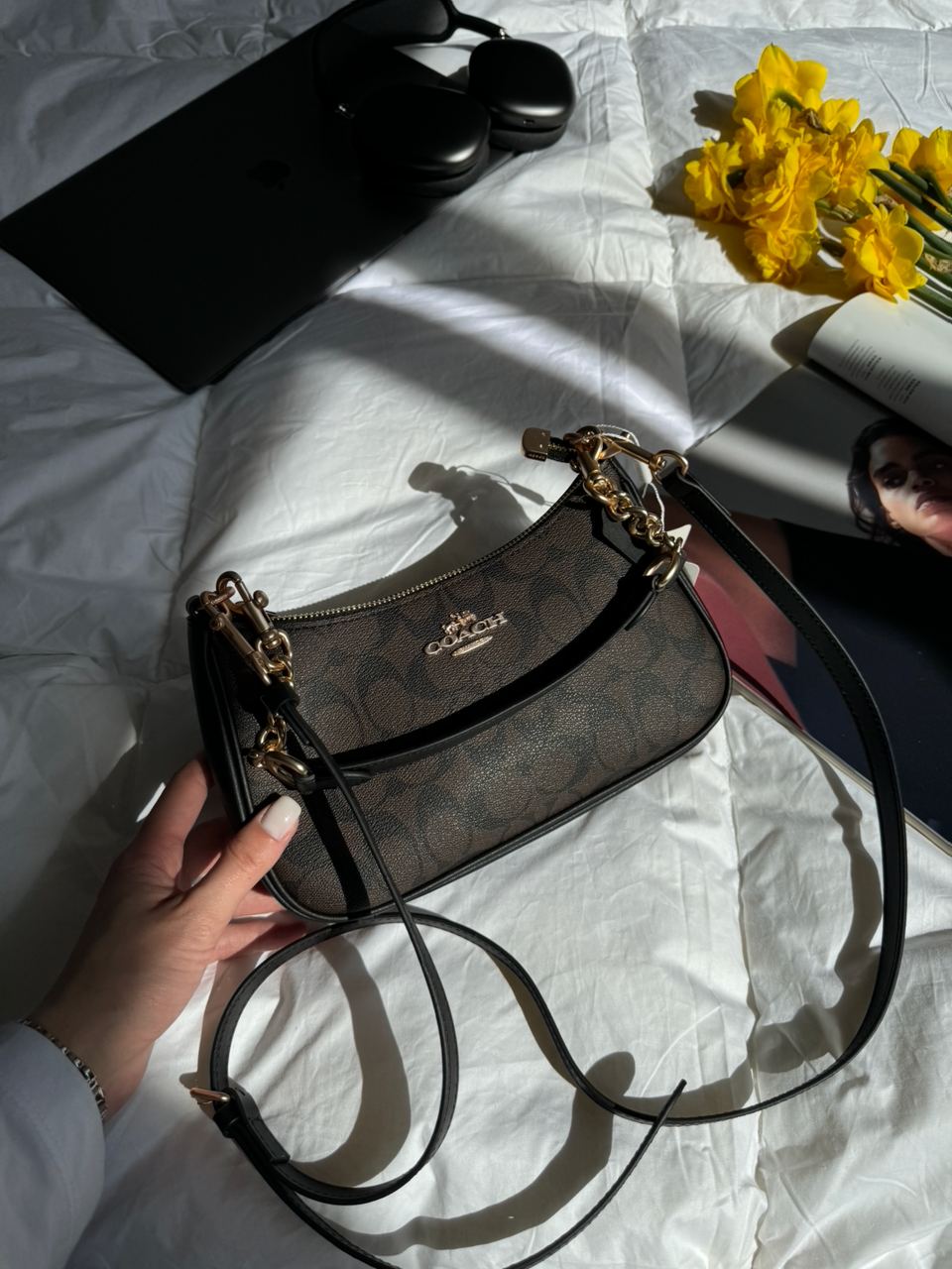 Coach Teri Shoulder Bag In Signature Canvas - 7