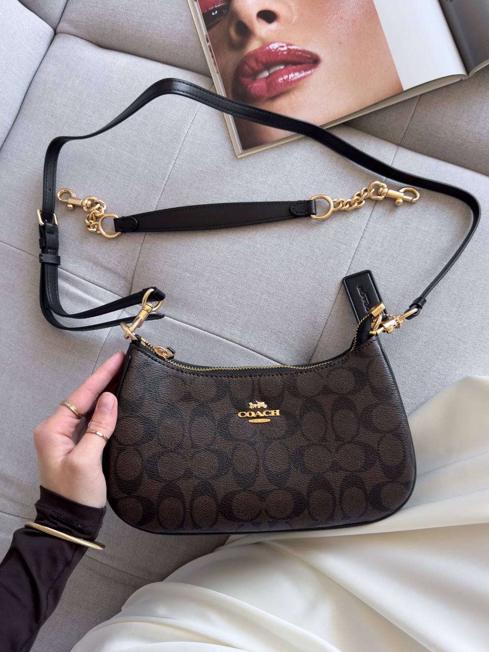 Coach Teri Shoulder Bag In Signature Canvas - 4