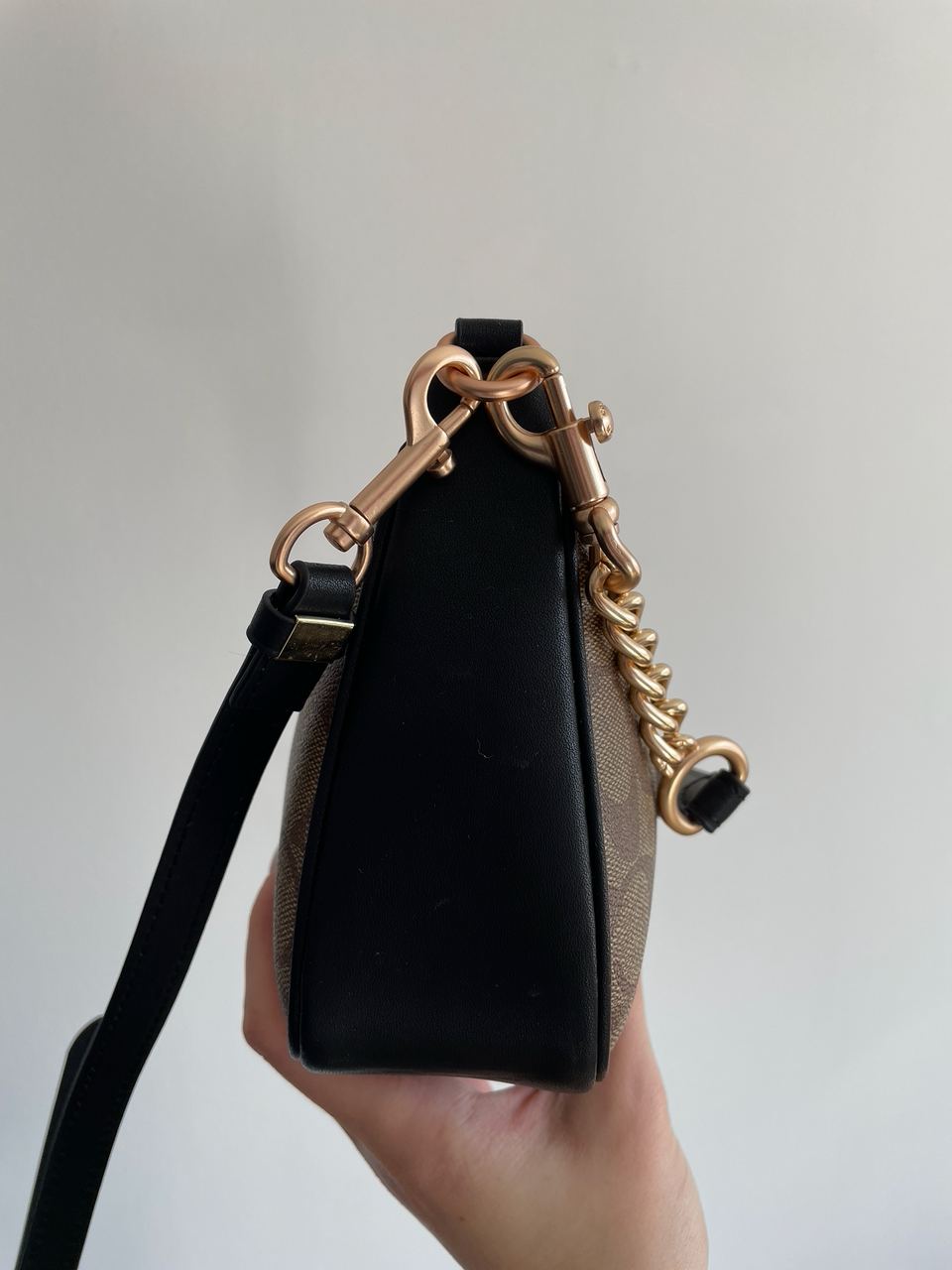 Coach Teri Shoulder Bag In Signature Canvas - 20