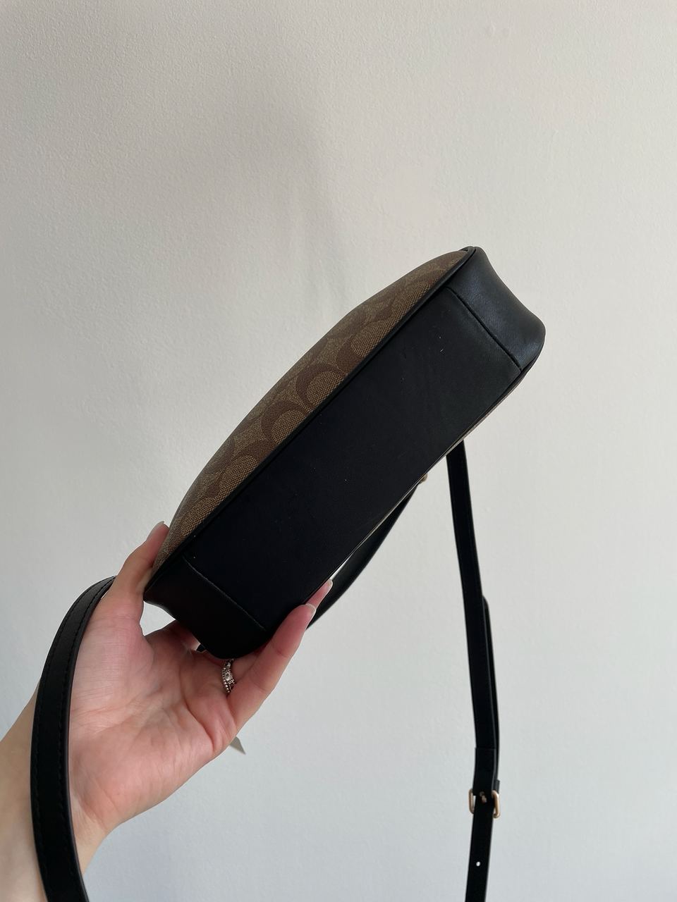 Coach Teri Shoulder Bag In Signature Canvas - 22