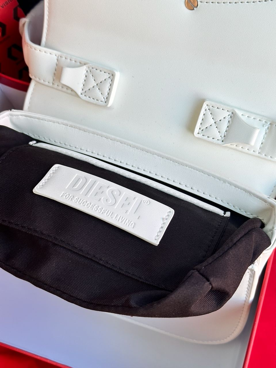 DIESEL 1DR Iconic Shoulder Bag White - 18