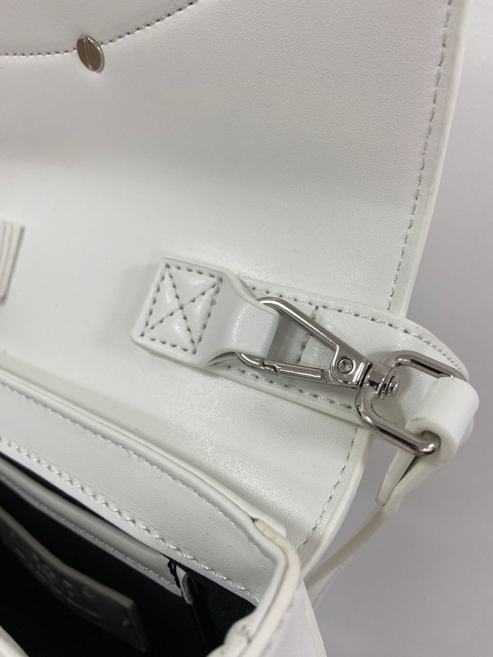 DIESEL 1DR Iconic Shoulder Bag White - 22