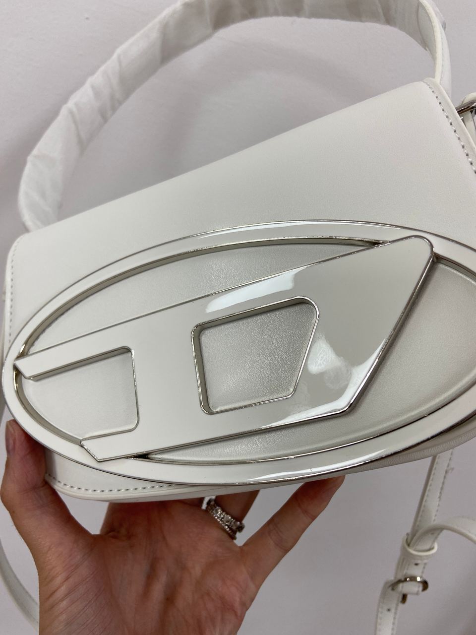 DIESEL 1DR Iconic Shoulder Bag White - 9