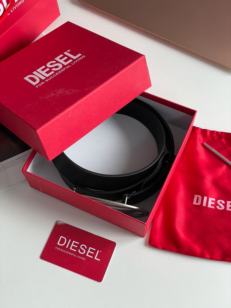 Diesel Slim Glittery Belt With Oval D Buckle Silver - 9