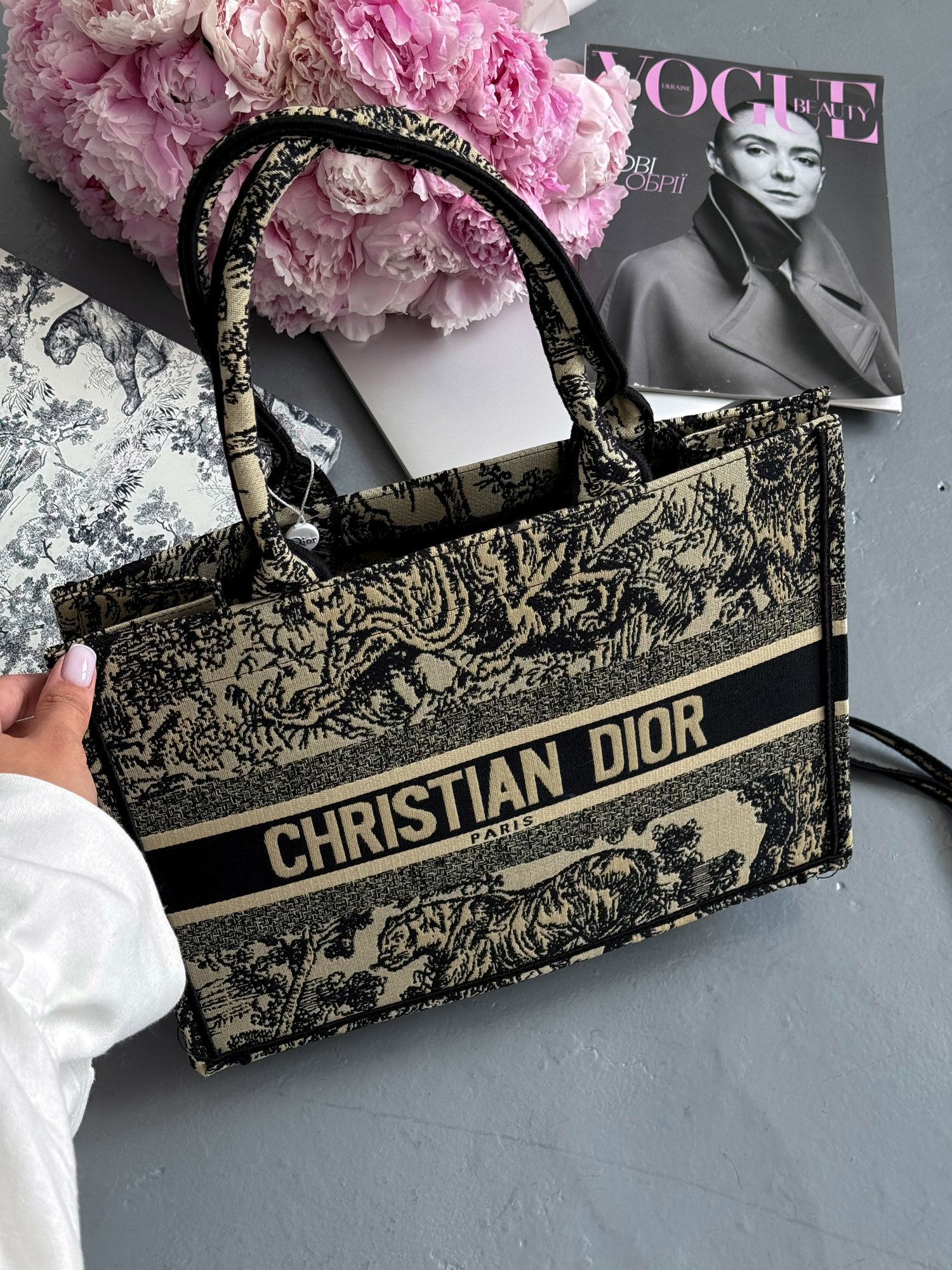 Dior Book Tote Ecru and Blue Dior Oblique Embroidery [оригінальн - 4