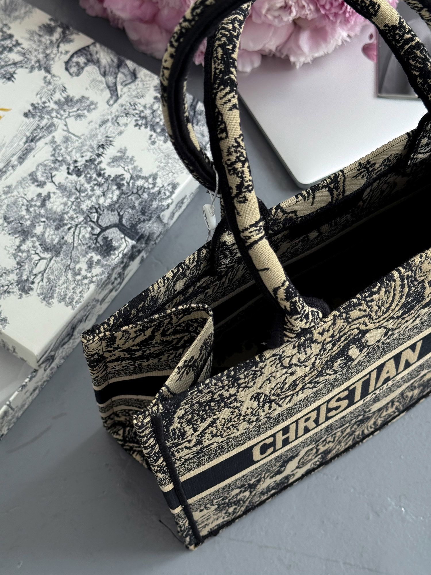 Dior Book Tote Ecru and Blue Dior Oblique Embroidery [оригінальн - 10