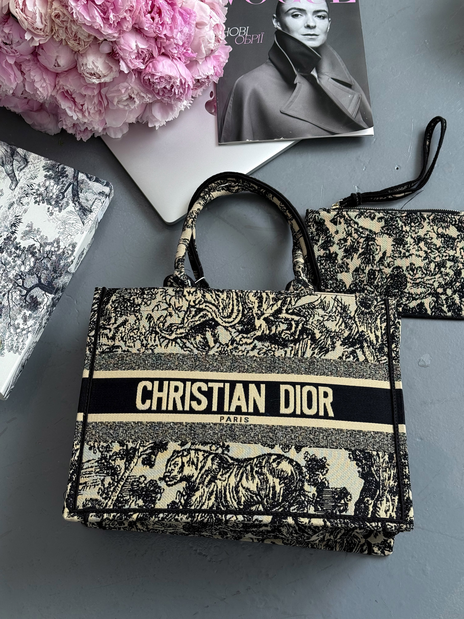 Dior Book Tote Ecru and Blue Dior Oblique Embroidery [оригінальн