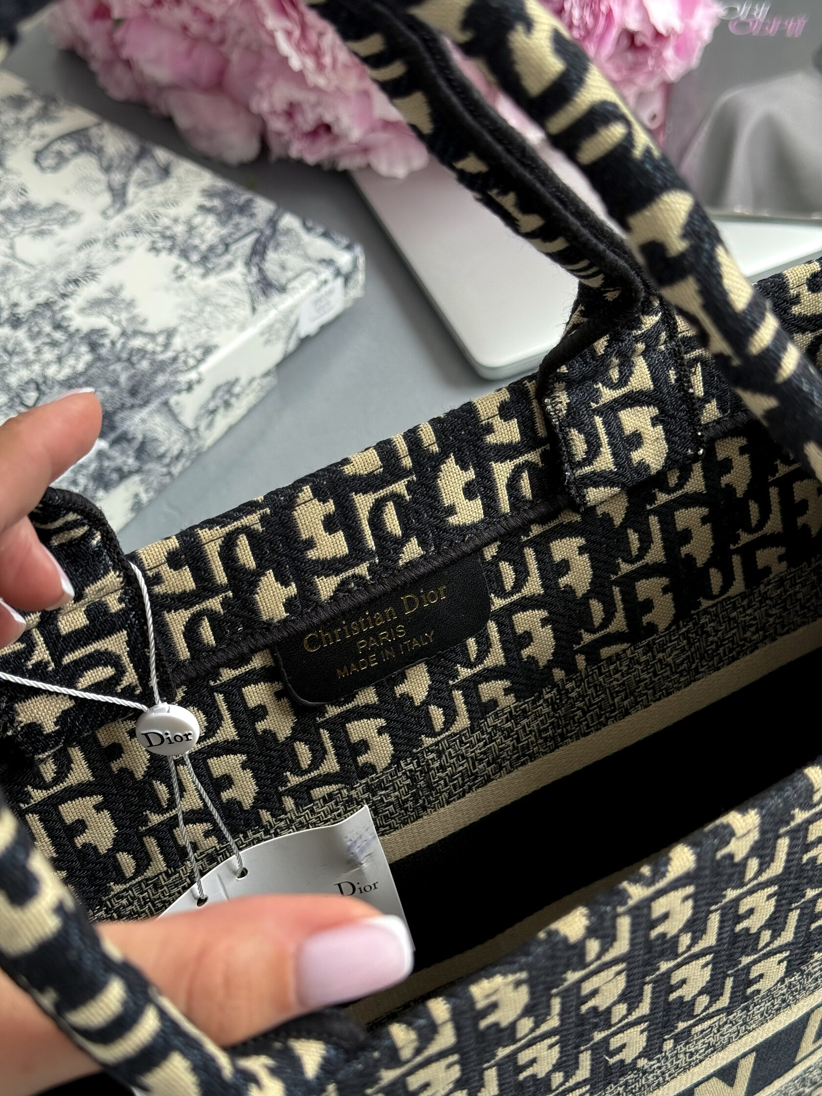 Dior Large Book Tote Ecru and Blue Dior Oblique Embroidery - 11