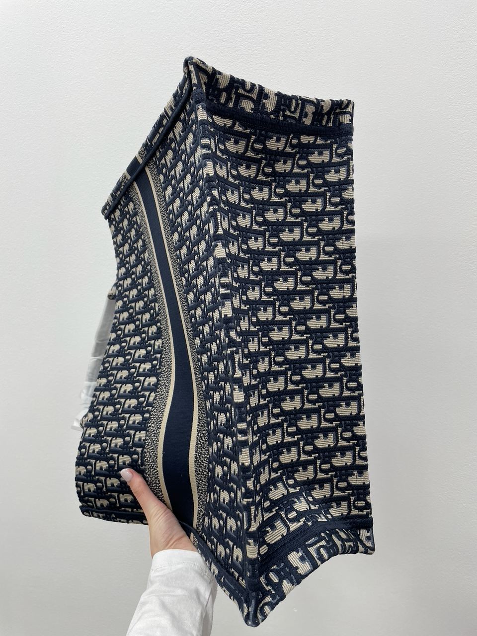 Dior Large Book Tote Ecru and Blue Dior Oblique Embroidery - 17